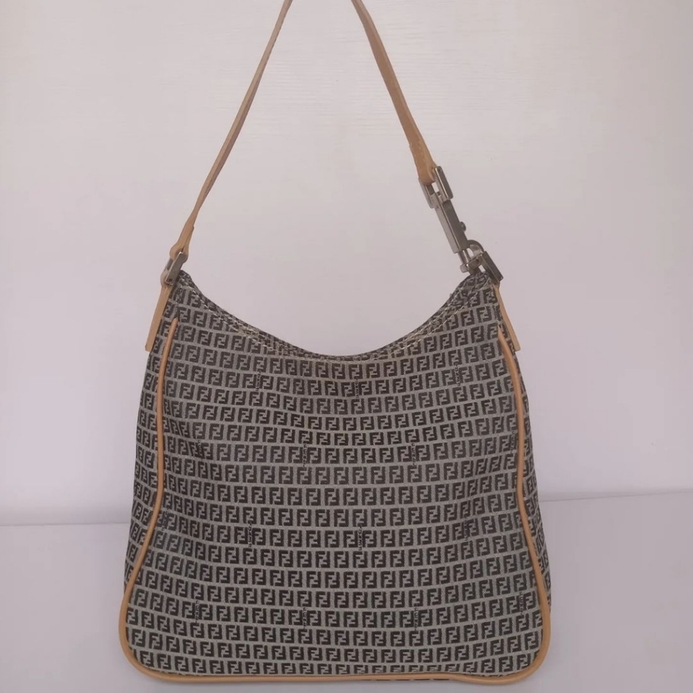 ❌️SOLD❌️ Rare Fendi Zucchino Hobo. - Picture 2 of 8